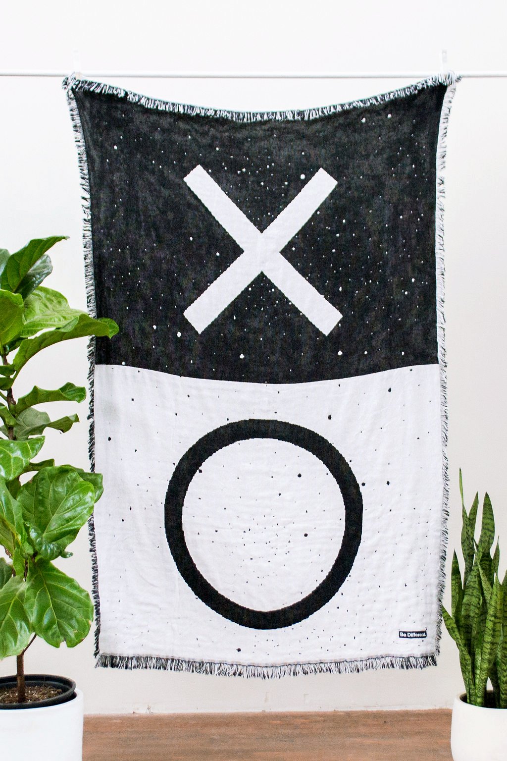 XO Contrast Blanket
